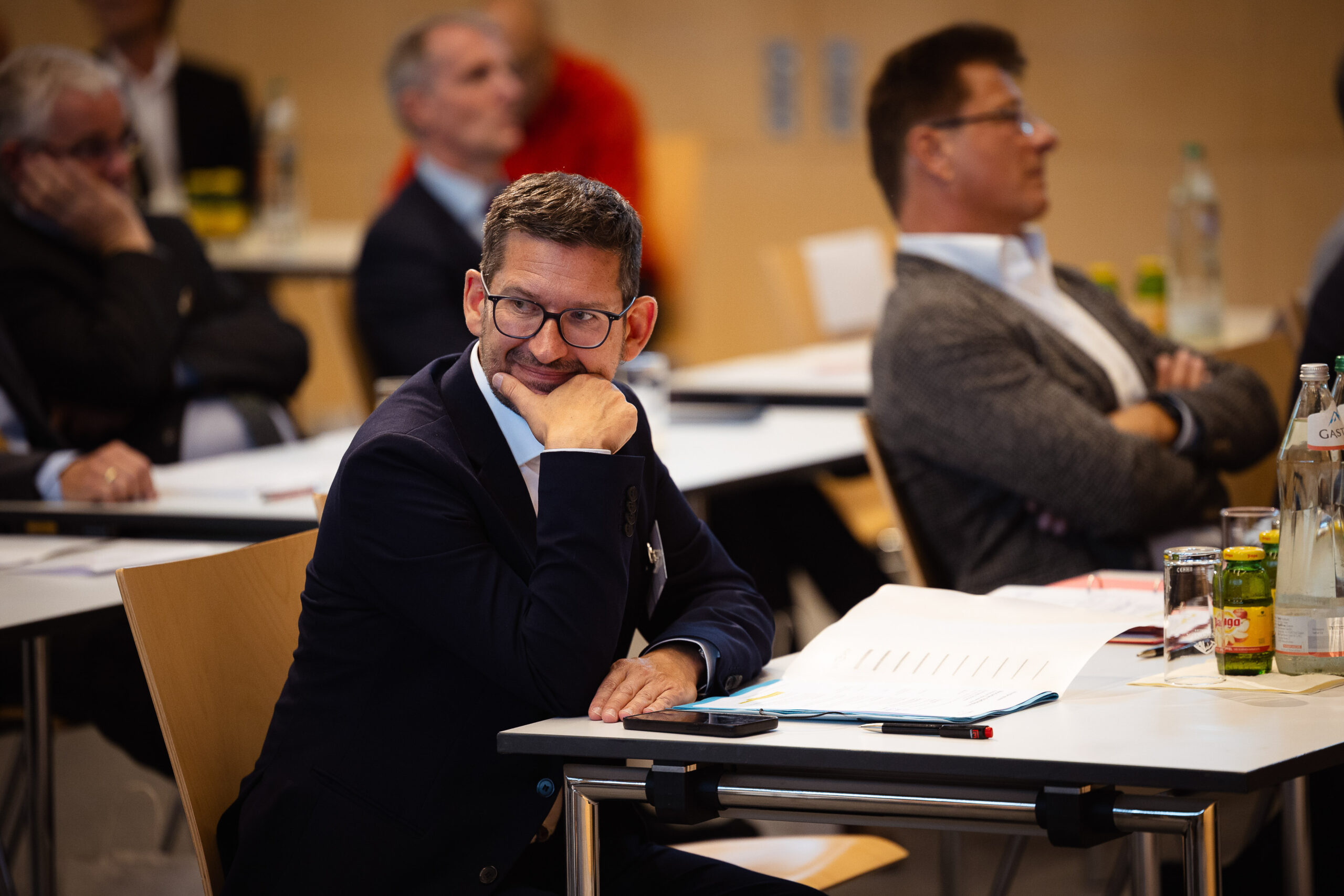 Mann im Seminar – Weiterbildung Szene