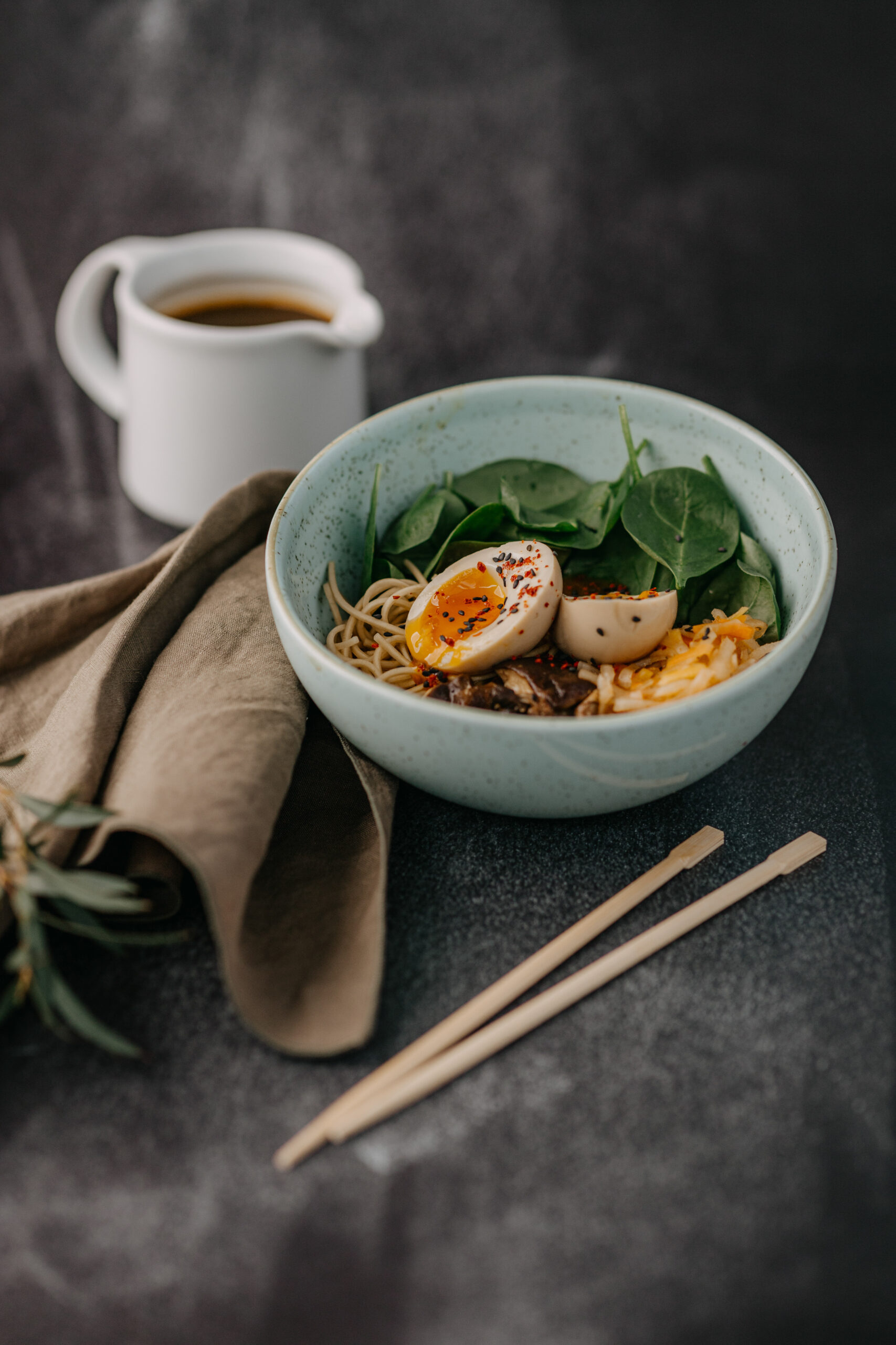 Bowl mit Ei und Gemüse – Healthy Food