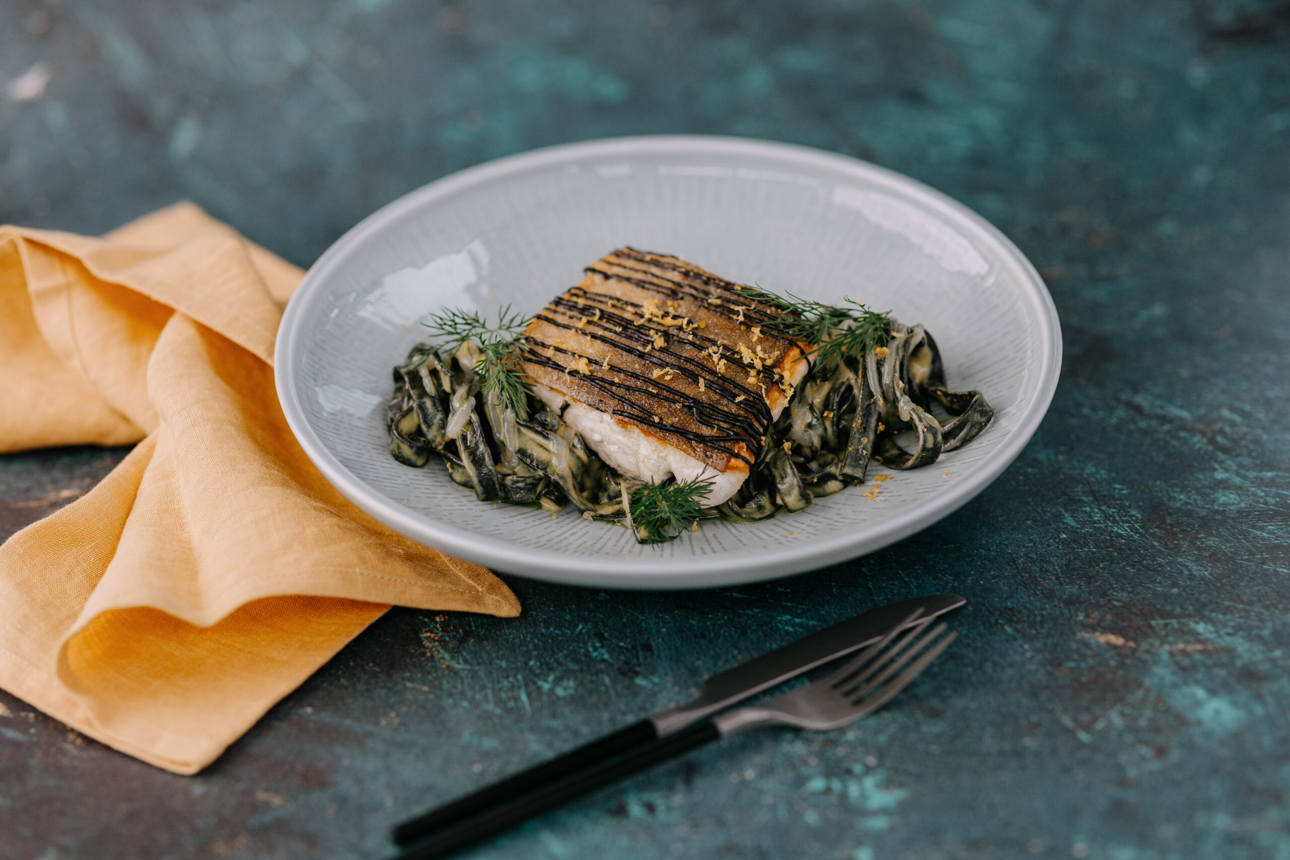 Fisch mit Gemüse – modernes Gericht