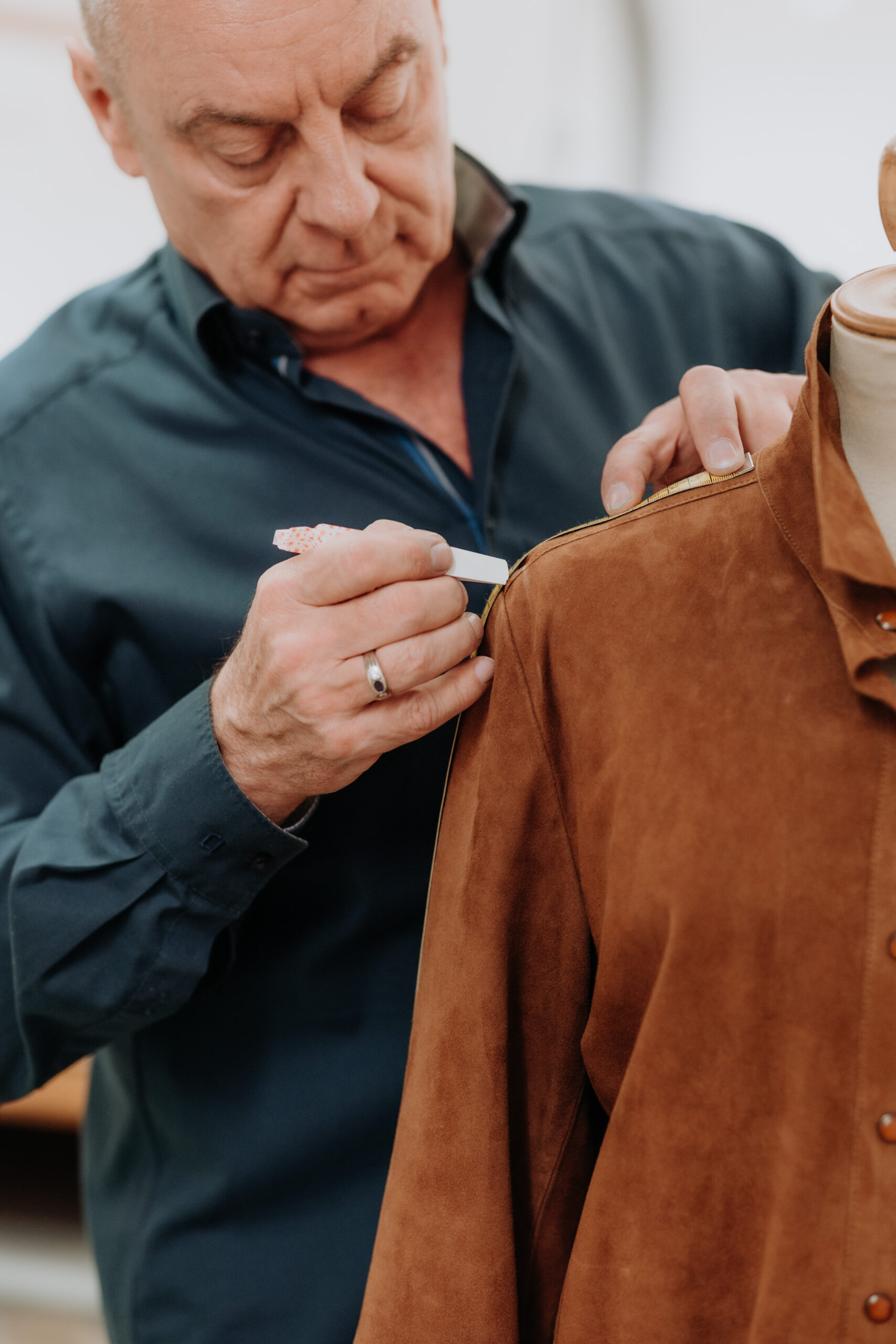 Hochwertige Lederjacke maßgefertigt – Leder Stoichart Graz