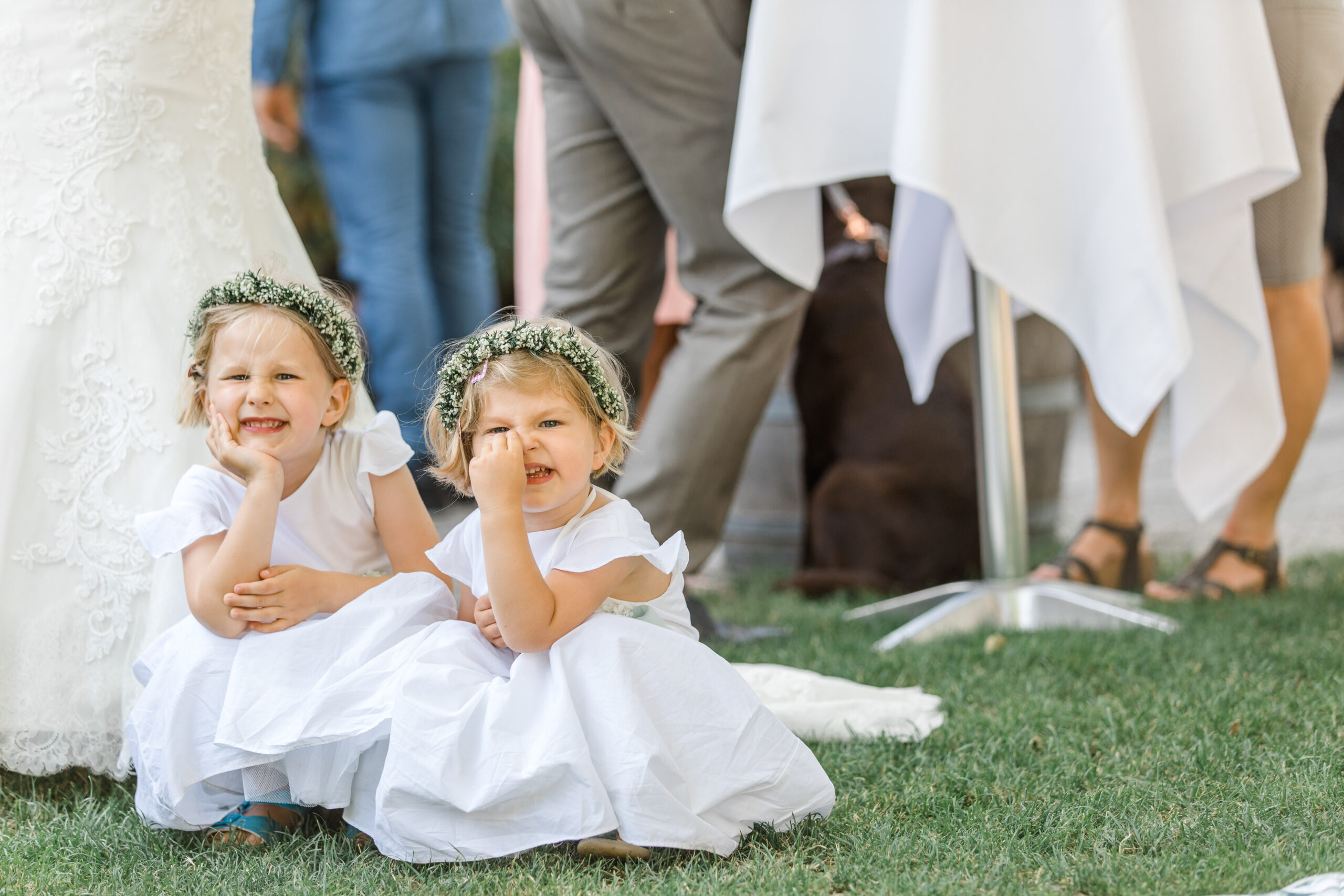 Kinder bei Hochzeit – Blumenmädchen