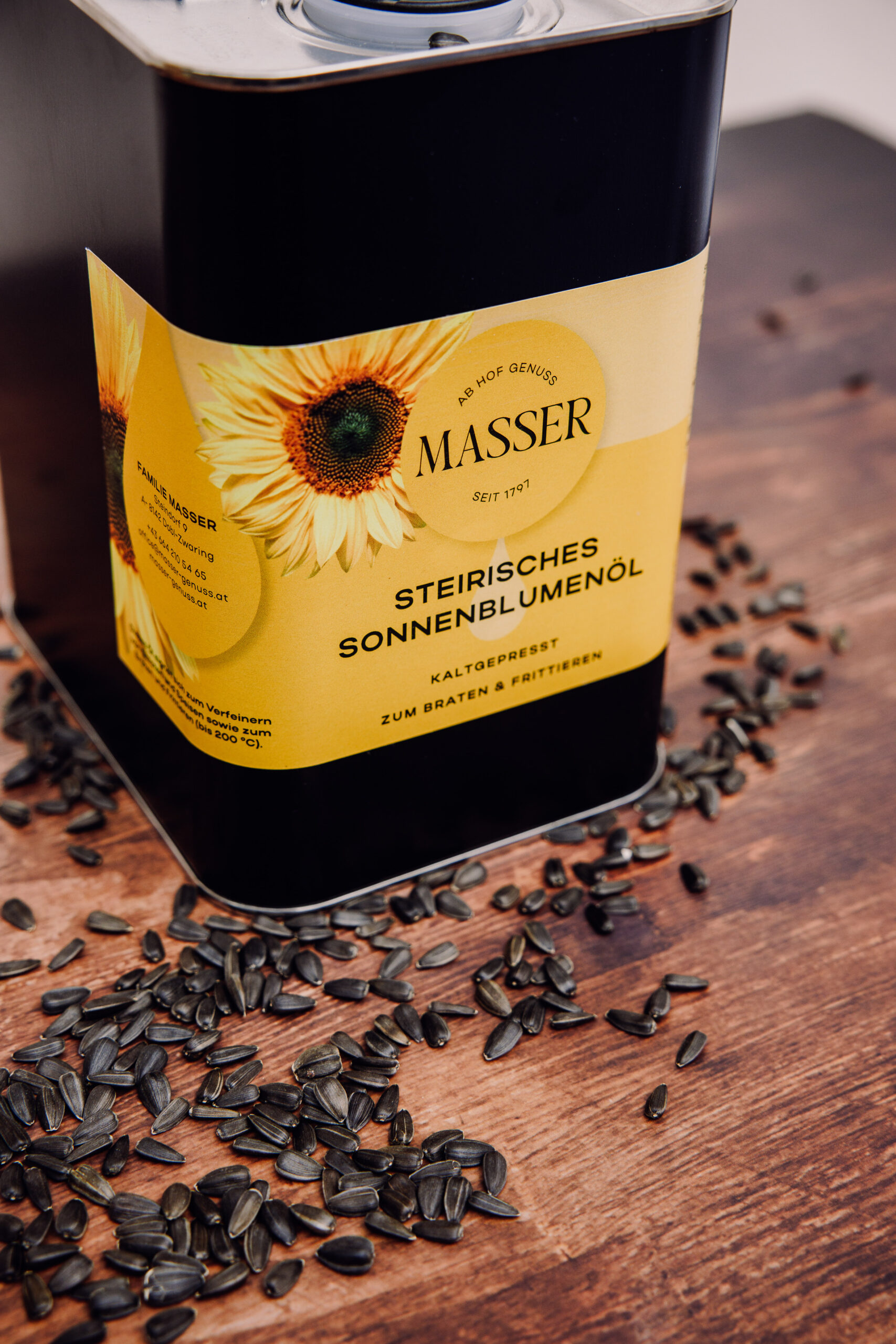 Flasche Kürbiskernöl – regionale Produktfotografie