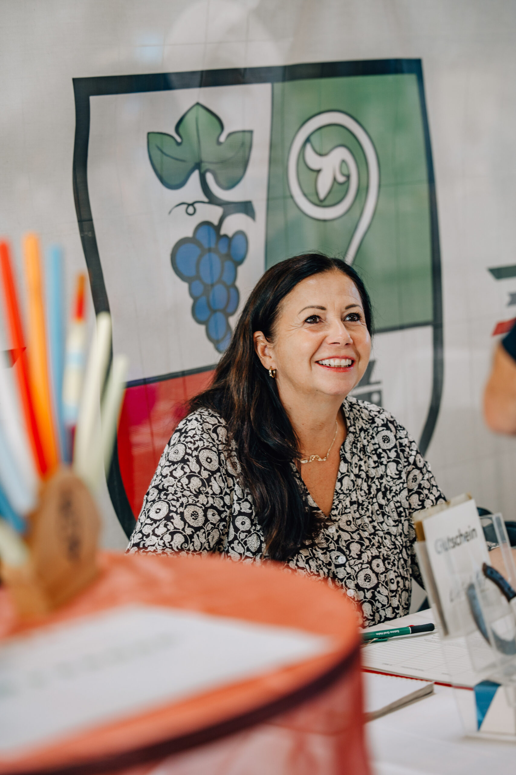 Frau im Gespräch – Business Portrait