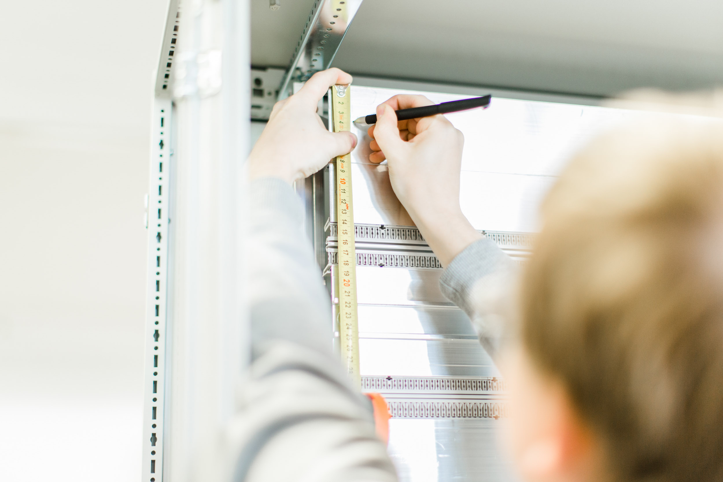 Montage im Schaltschrank – Verkabelung Technik