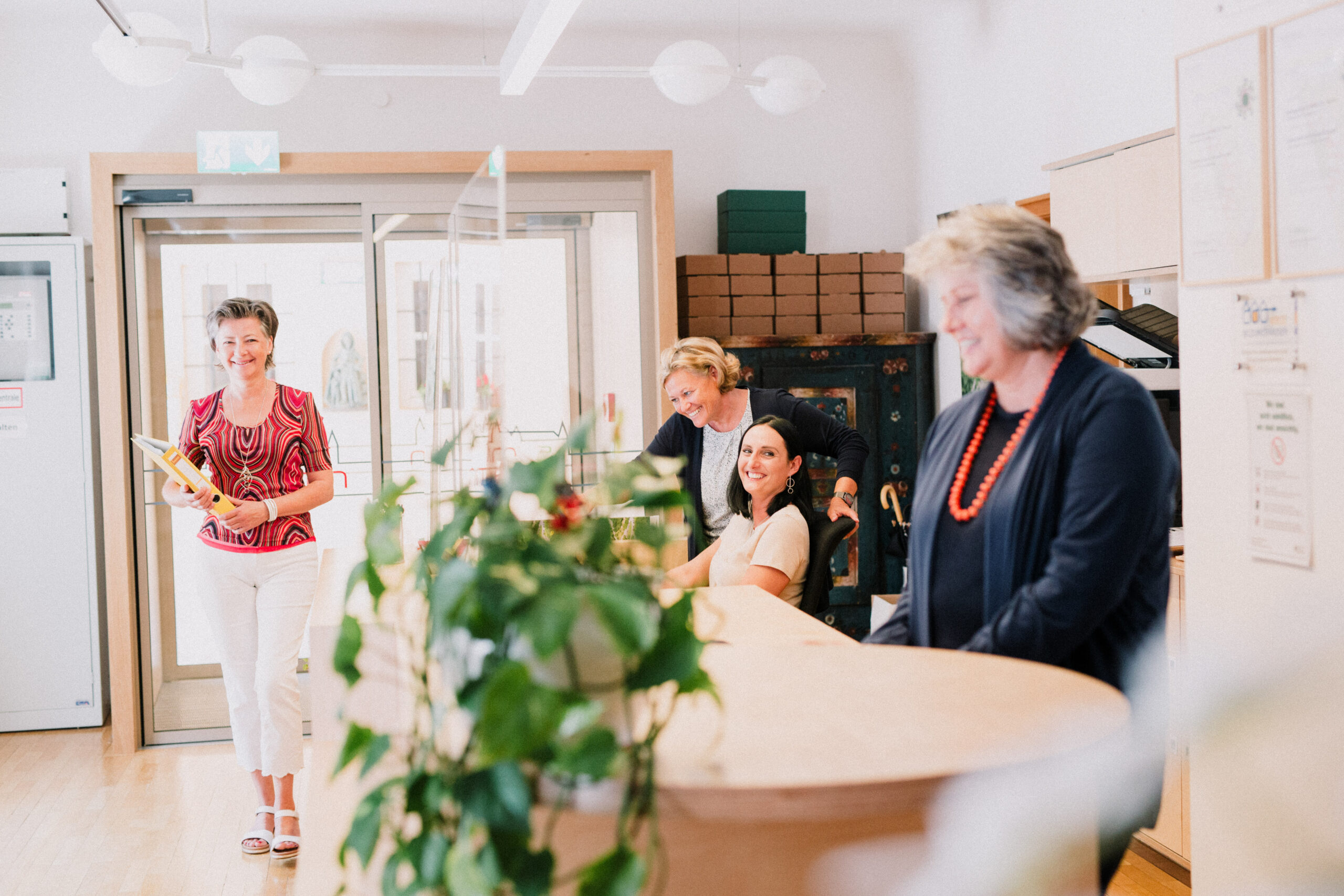 Seminar im Bildungshaus Schloss St. Martin – Teilnehmer im Gespräch
