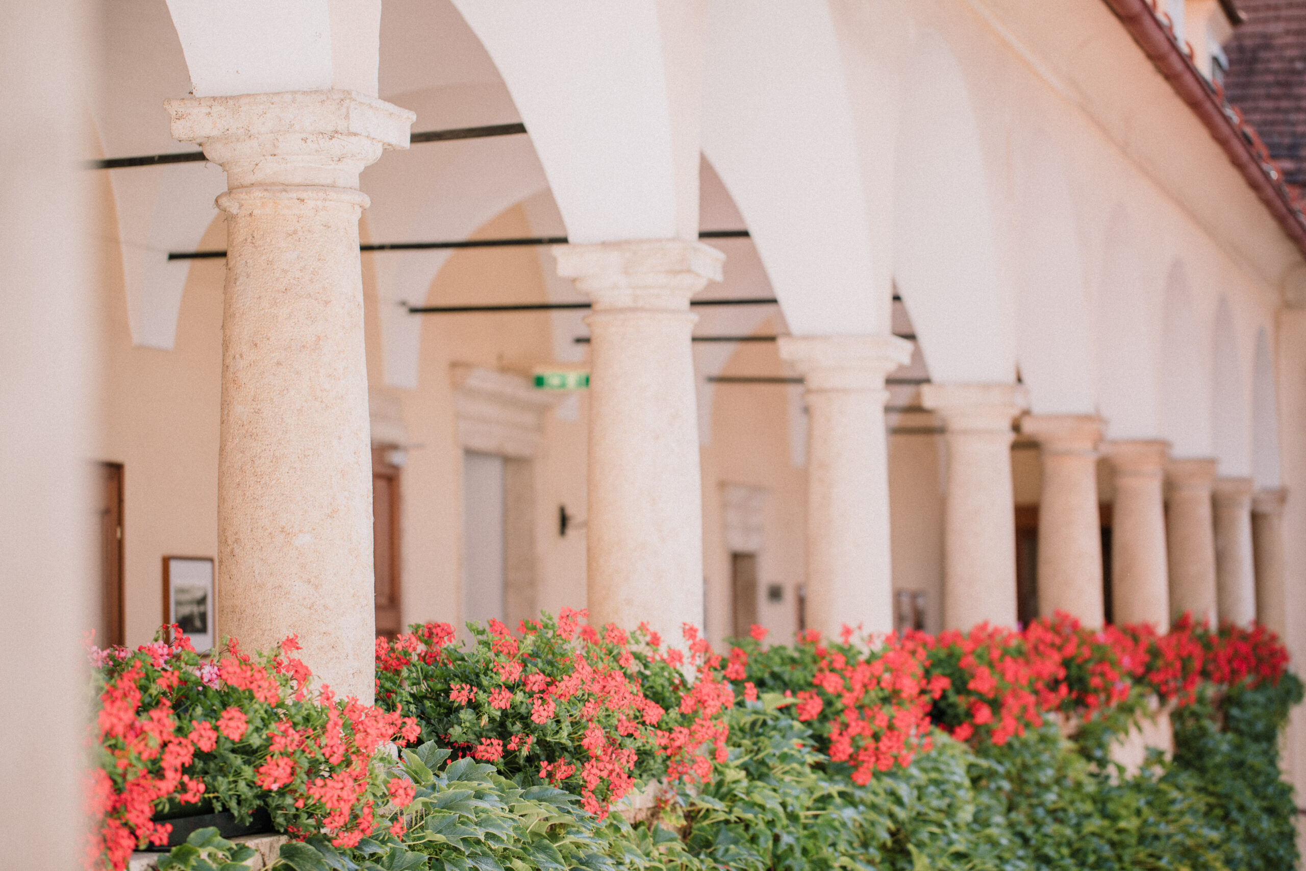 Arkaden Innenhof Schloss St. Martin – historische Architektur