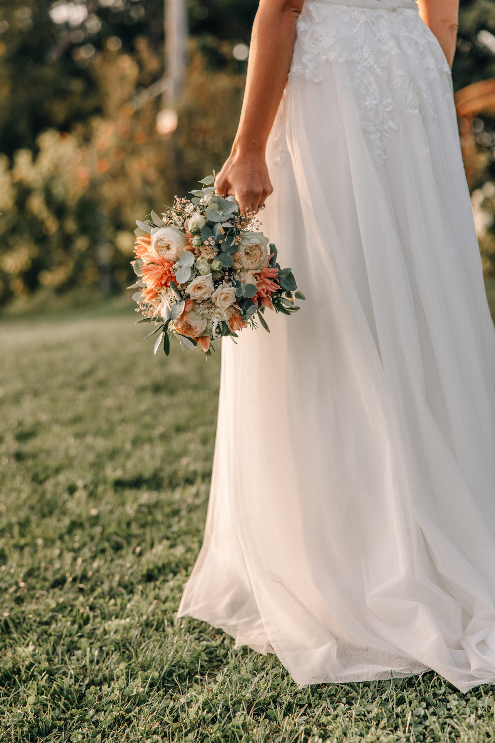 Brautkleid Detail – Stoff und Bewegung