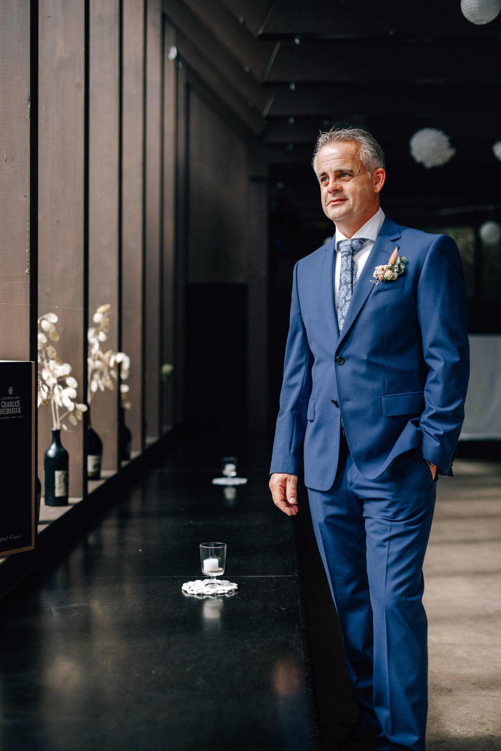 Bräutigam Portrait im Anzug – elegante Aufnahme