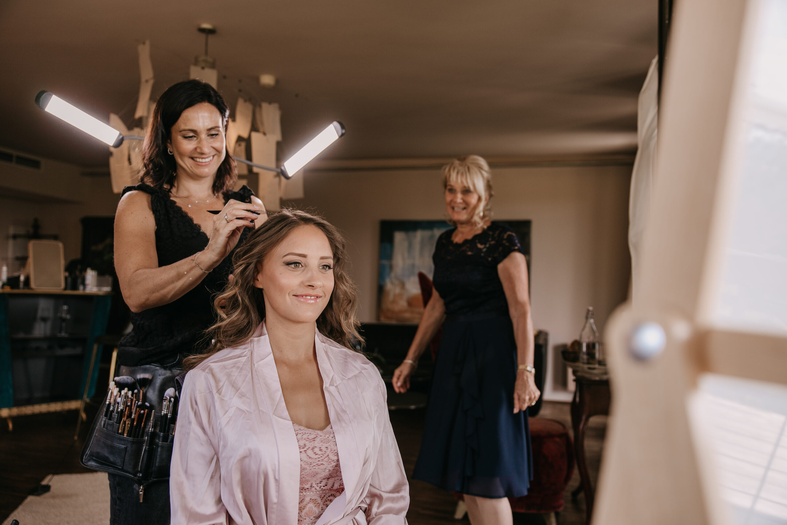 Braut beim Getting Ready – Vorbereitung