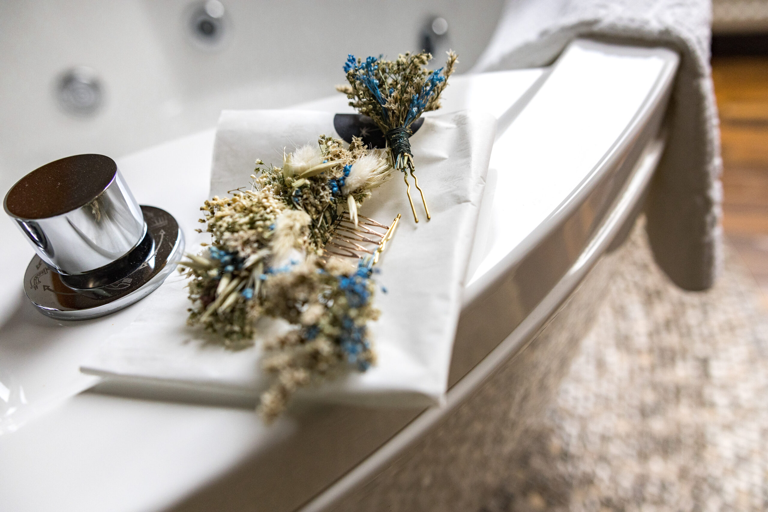 Blumenanstecker Detail – Hochzeitsaccessoires